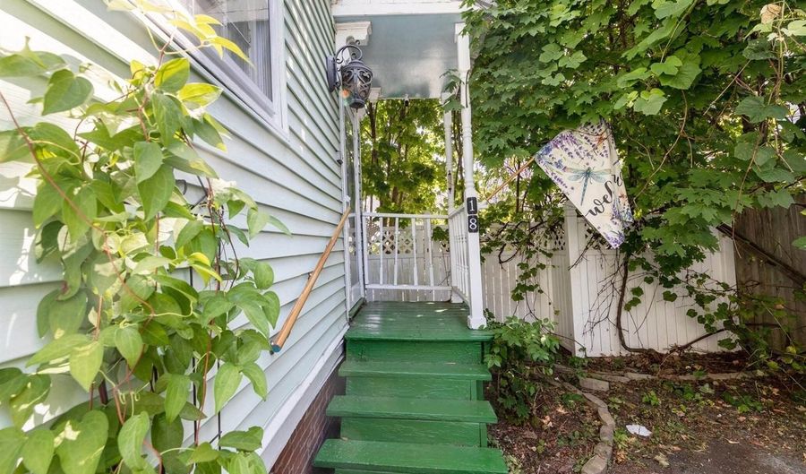 18 Hudson St, Bangor, ME 04401 - 4 Beds, 2 Bath