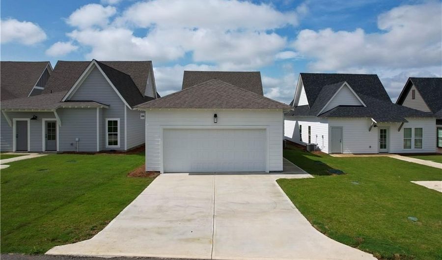 207 BOTTLE Way, Auburn, AL 36830 - 3 Beds, 2 Bath