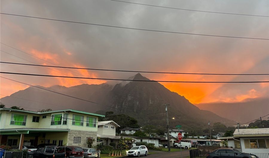 45-711 Kaku St, Kaneohe, HI 96744 - 3 Beds, 2 Bath