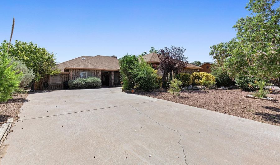 514 Eagle Dr, Alamogordo, NM 88310 - 3 Beds, 2 Bath