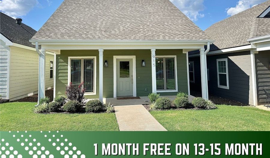 915 NE Heights Ln, Bentonville, AR 72712 - 3 Beds, 2 Bath