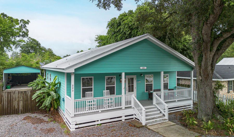 223 Sycamore St, Bay St. Louis, MS 39520 - 2 Beds, 2 Bath