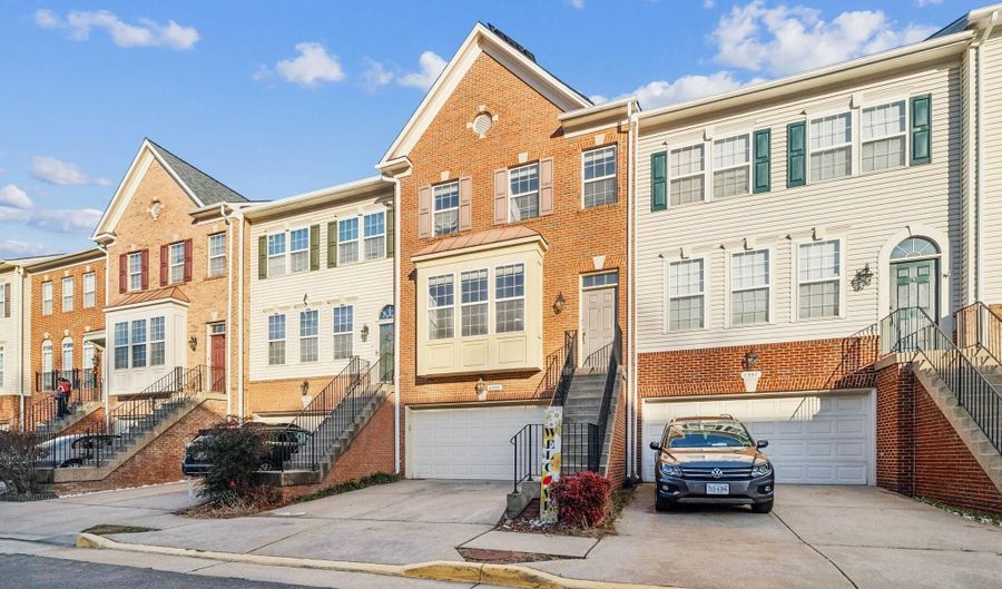 8555 WYNGATE MANOR Ct, Alexandria, VA 22309 - 3 Beds, 4 Bath