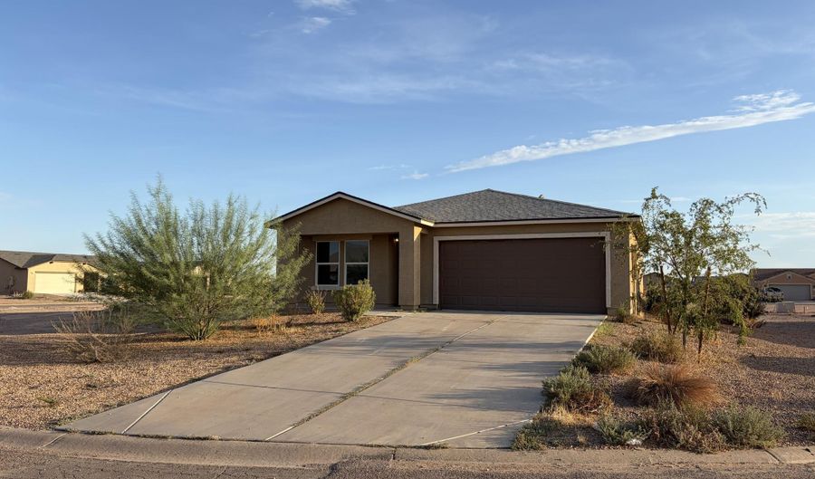 9380 W COLLIS Pl, Arizona City, AZ 85123 - 3 Beds, 2 Bath