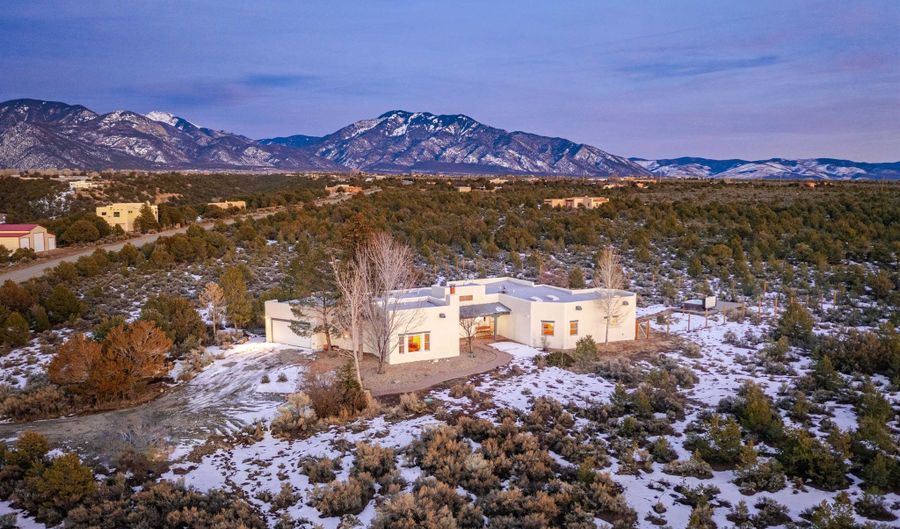 206 Hondo Seco Rd, Arroyo Seco, NM 87514 - 3 Beds, 3 Bath