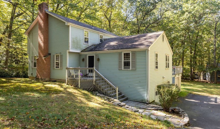33 Forge Dr, Avon, CT 06001 - 4 Beds, 3 Bath