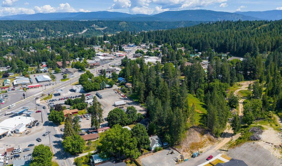 6645 Alderson Ln, Bonners Ferry, ID 83805 - 4 Beds, 2 Bath