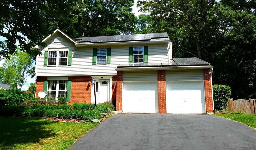 8307 SATINLEAF Ct, Bowie, MD 20715 - 4 Beds, 4 Bath