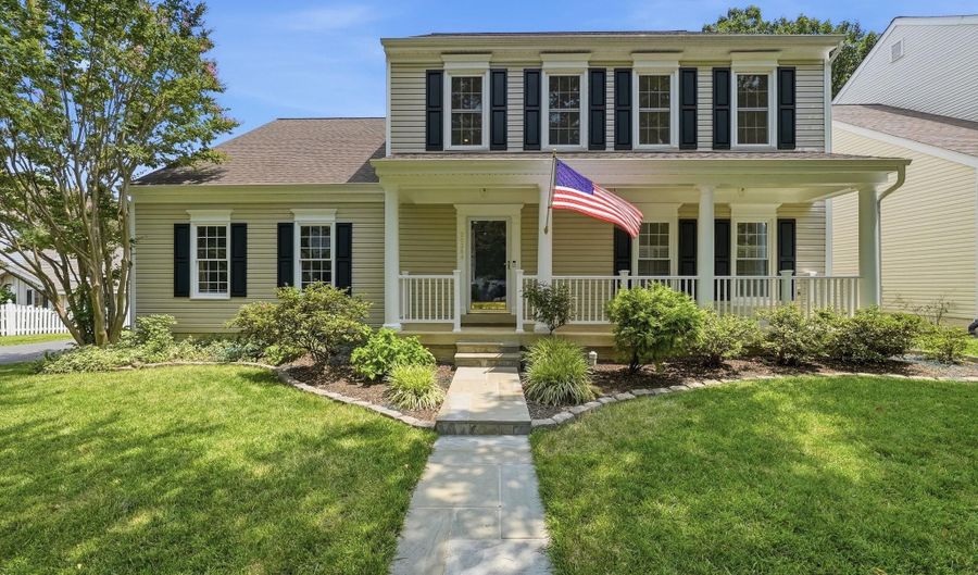 20384 MIDDLEBURY St, Ashburn, VA 20147 - 4 Beds, 4 Bath