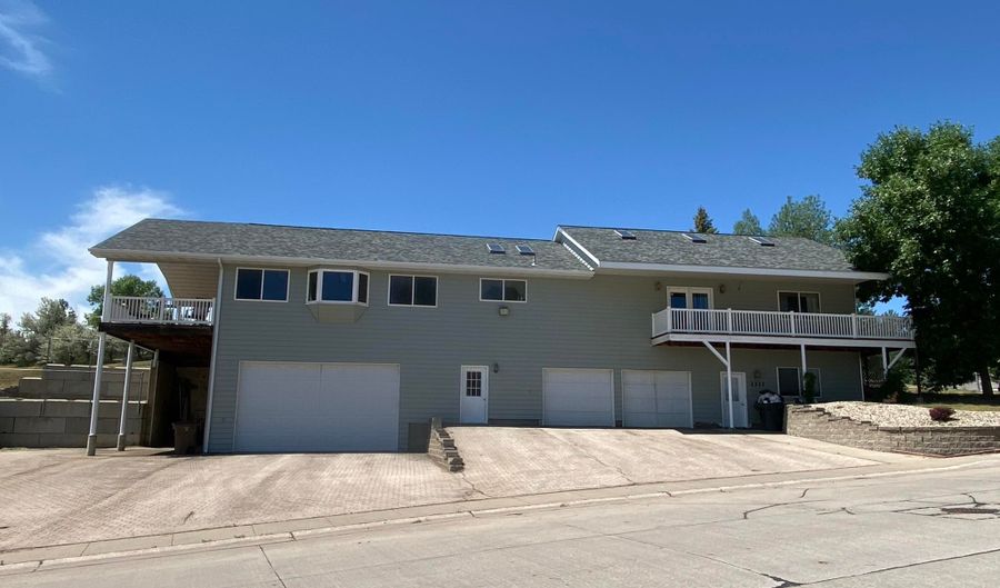 3311 Prairie St, Gillette, WY 82718 - 4 Beds, 3 Bath