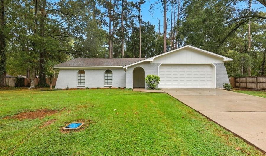 102 Harbour View Rd, Brandon, MS 39047 - 3 Beds, 2 Bath