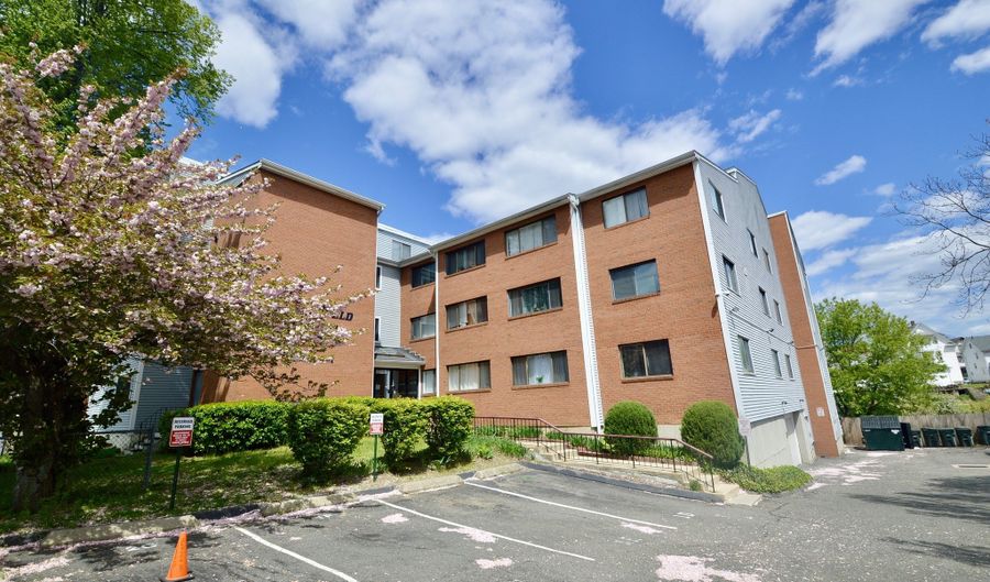 18 Amsterdam Ave 3A, Bridgeport, CT 06606 - 2 Beds, 2 Bath