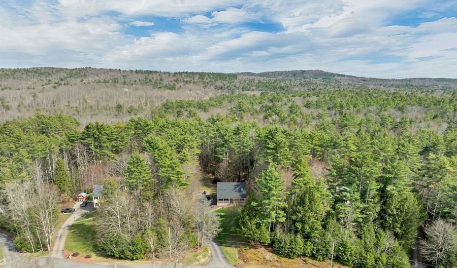 36 Bennington Dr, Belmont, NH 03220 - 4 Beds, 3 Bath