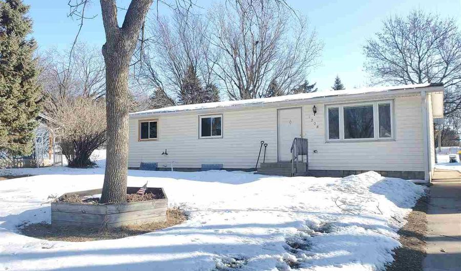 1208 State Ave, Dell Rapids, SD 57022 - 3 Beds, 2 Bath