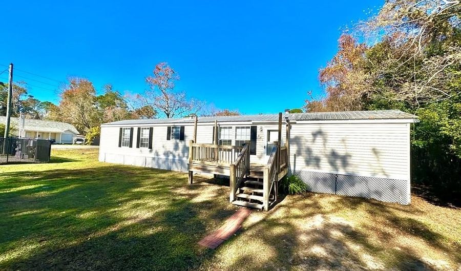 251 Bobby Cato St, Apalachicola, FL 32320 - 2 Beds, 2 Bath