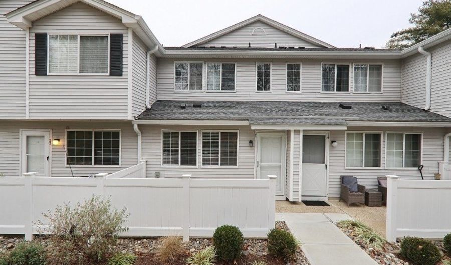 21 Parkside Road Ondo, Bedminster, NJ 07921 - 1 Beds, 1 Bath