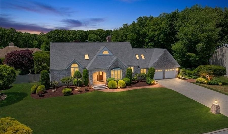 40 Alpine Estates Dr, Cranston, RI 02921 - 4 Beds, 4 Bath
