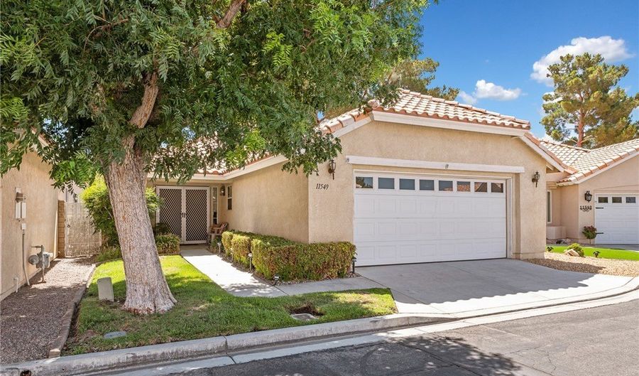 11549 Softwind Ct, Apple Valley, CA 92308 - 2 Beds, 2 Bath
