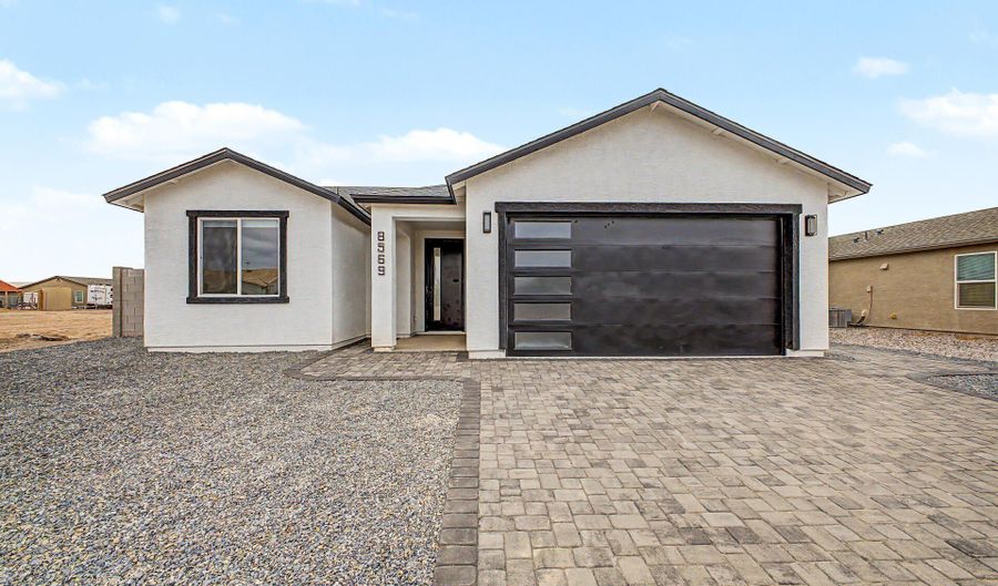 8569 W SWANSEA Dr, Arizona City, AZ 85123 - 3 Beds, 2 Bath