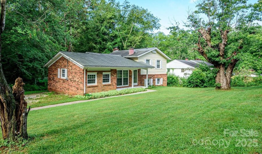 51 Bell Rd, Asheville, NC 28805 - 3 Beds, 2 Bath