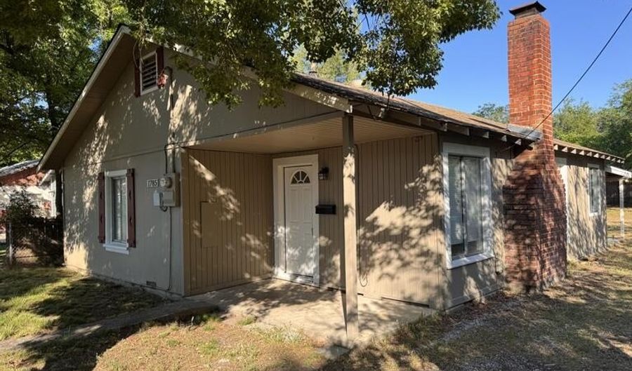 1785 Brigman St, Anderson, CA 96007 - 3 Beds, 1 Bath