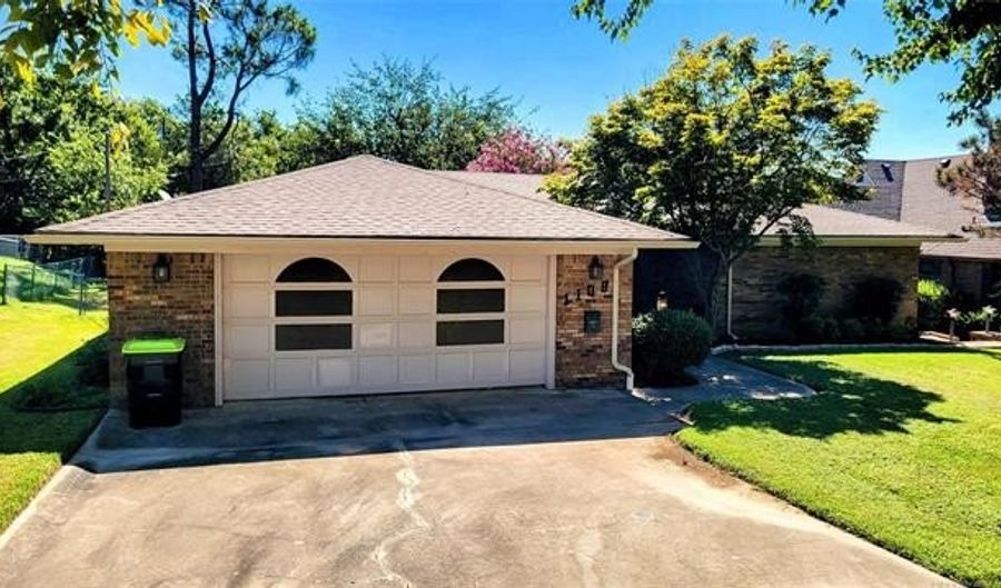 1108 S Broadway, Ada, OK 74820 - 3 Beds, 2 Bath