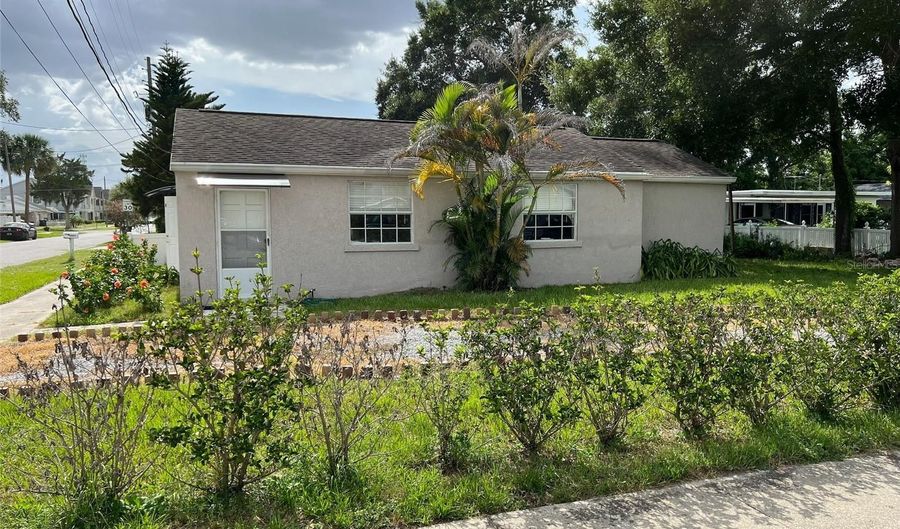 2700 N RIO GRANDE Ave, Orlando, FL 32804 - 2 Beds, 2 Bath