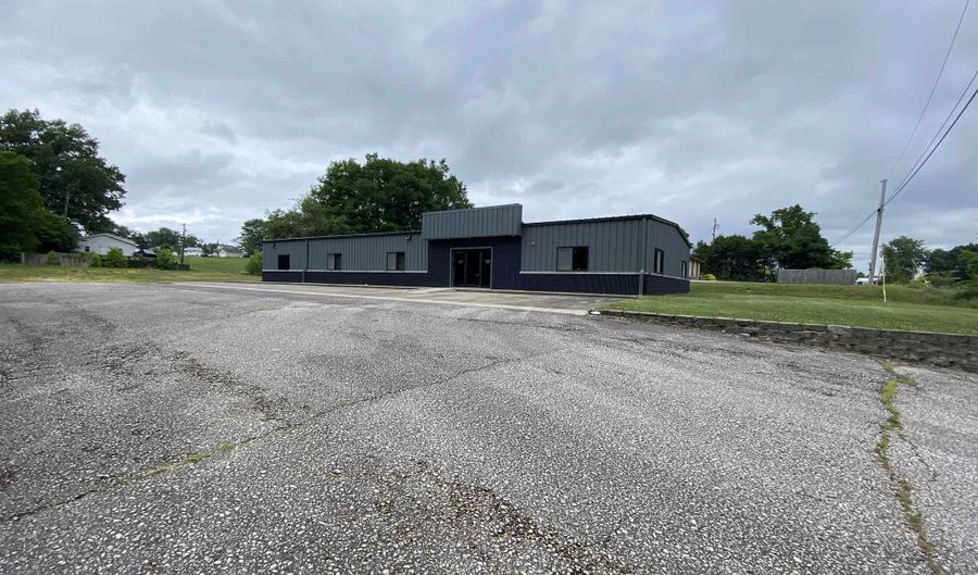 3307 Mitchell Rd, Bedford, IN 47421 - 0 Beds, 3 Bath