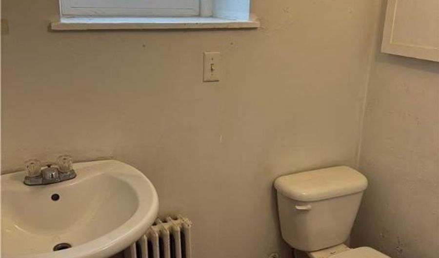 220 224 N 4Th Street Unit Apt 2, Allentown, PA 18102 - 5 Beds, 2 Bath