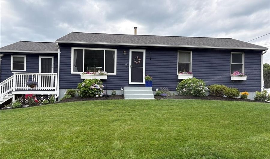 70 Pettee Ave, North Kingstown, RI 02852 - 3 Beds, 1 Bath