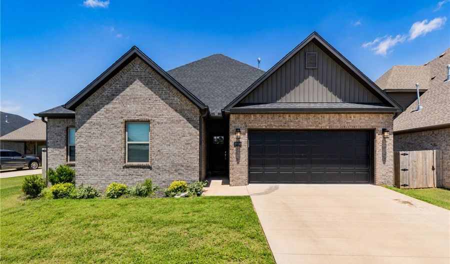 1930 Lordsburg Ct, Bentonville, AR 72713 - 4 Beds, 3 Bath