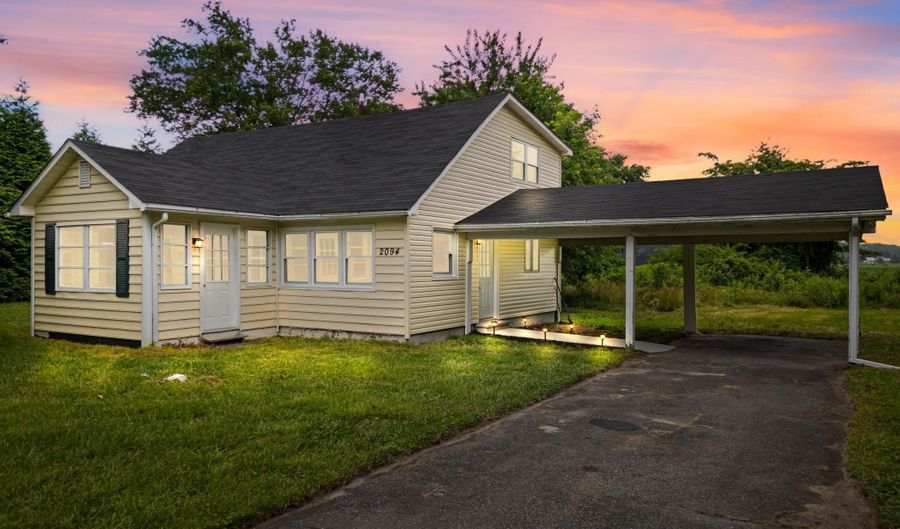 2094 DOWNS CHAPEL Rd, Clayton, DE 19938 - 4 Beds, 2 Bath