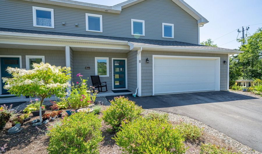 8 Shipmasters Cove Rd, Belfast, ME 04915 - 3 Beds, 4 Bath