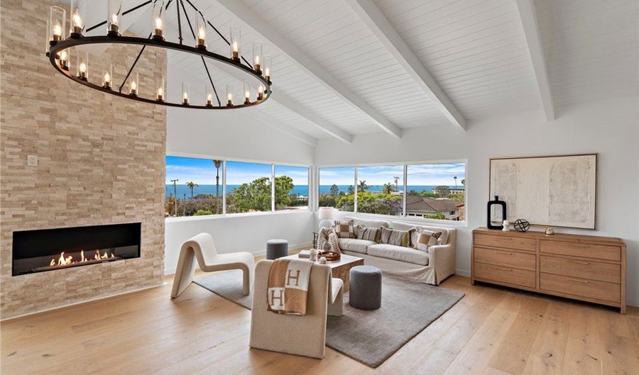 8 Clipper Rd, Rancho Palos Verdes, CA 90275 - 5 Beds, 3 Bath