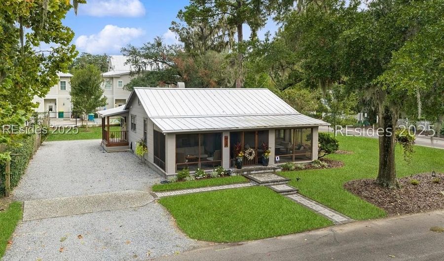 38 Boundary St, Bluffton, SC 29910 - 2 Beds, 2 Bath