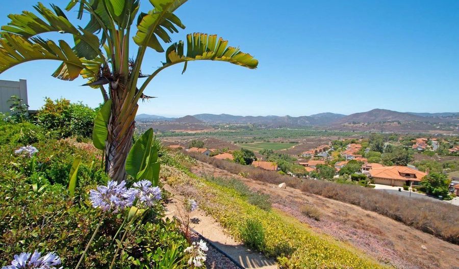 1115 Inspiration Ln, Escondido, CA 92025 - 4 Beds, 2 Bath