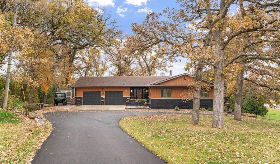 74500 240th St, Albert Lea, MN 56007 - 3 Beds, 3 Bath