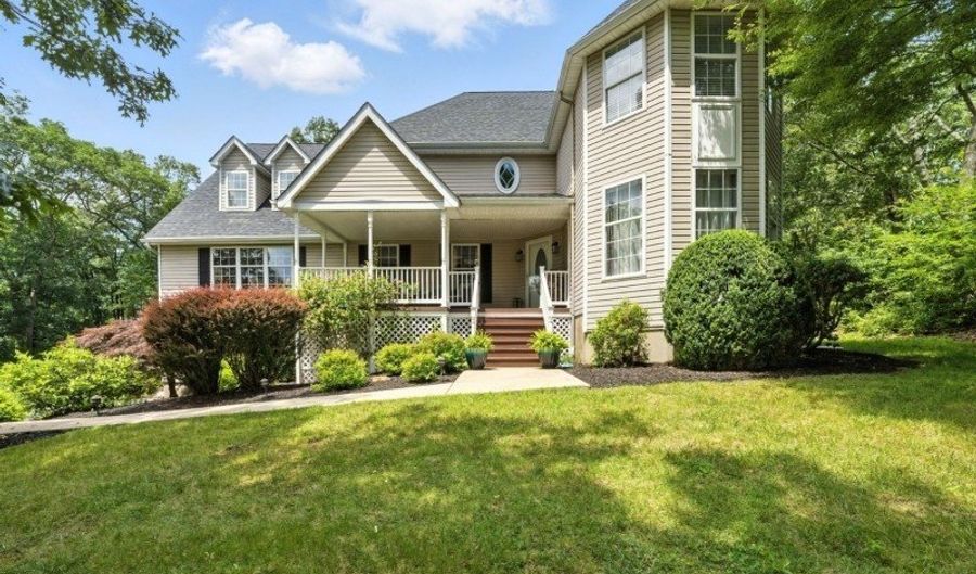 10 Peter Dr, Allamuchy Twp., NJ 07840 - 4 Beds, 3 Bath