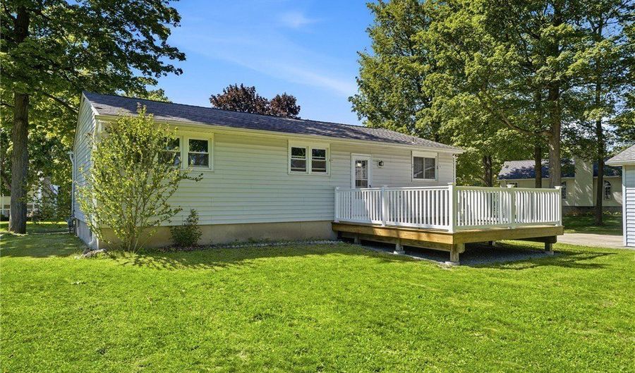 34 Crescent Dr, Akron, NY 14001 - 3 Beds, 1 Bath