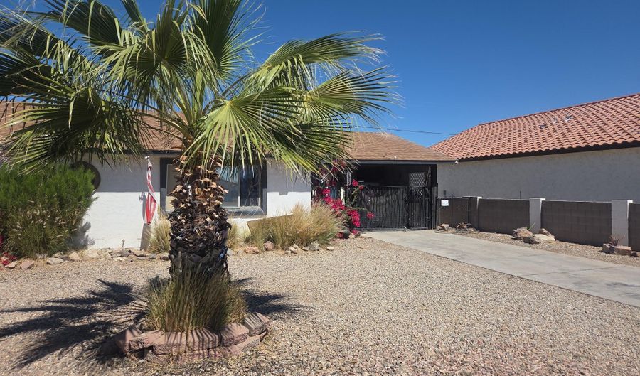8682 W SANTA CRUZ Blvd, Arizona City, AZ 85123 - 3 Beds, 2 Bath