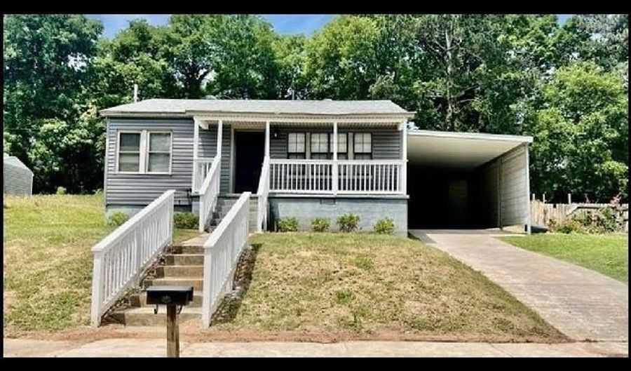 818 Poplar St, Benton, AR 72015 - 2 Beds, 1 Bath