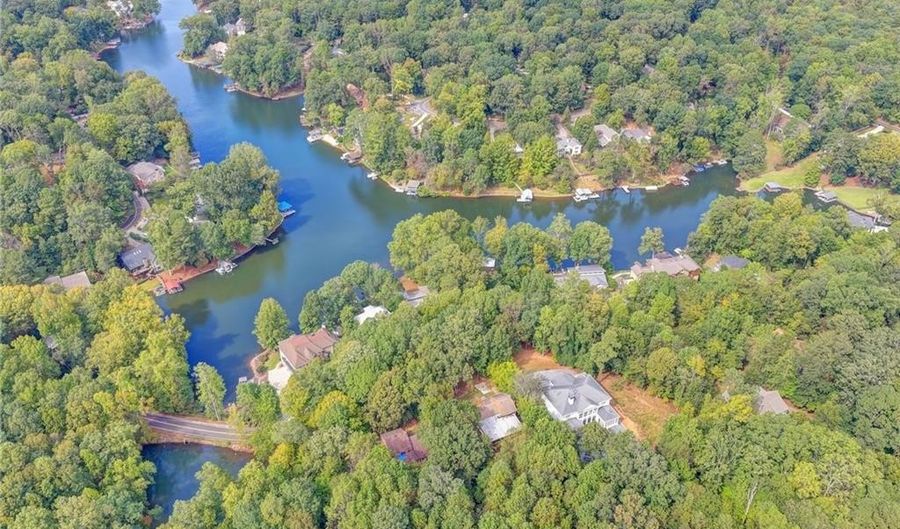337 Lakeshore Dr, Berkeley Lake, GA 30096 - 7 Beds, 8 Bath