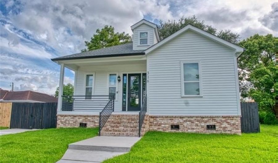 316 LIVINGSTON Ave, Arabi, LA 70032 - 3 Beds, 2 Bath