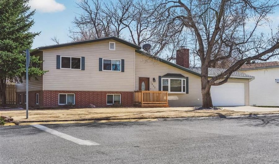 1032 Alpine Ave, Cody, WY 82414 - 5 Beds, 3 Bath
