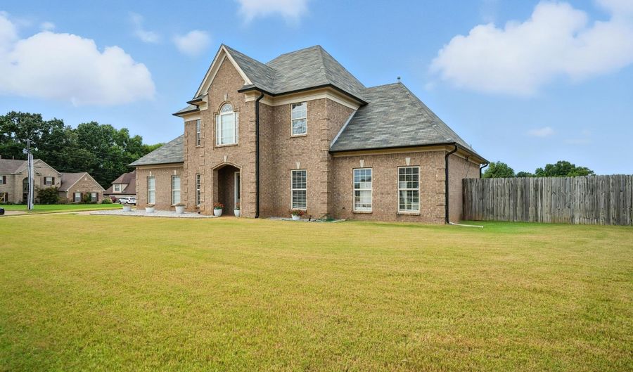 76 TEALWOOD, Atoka, TN 38004 - 5 Beds, 3 Bath