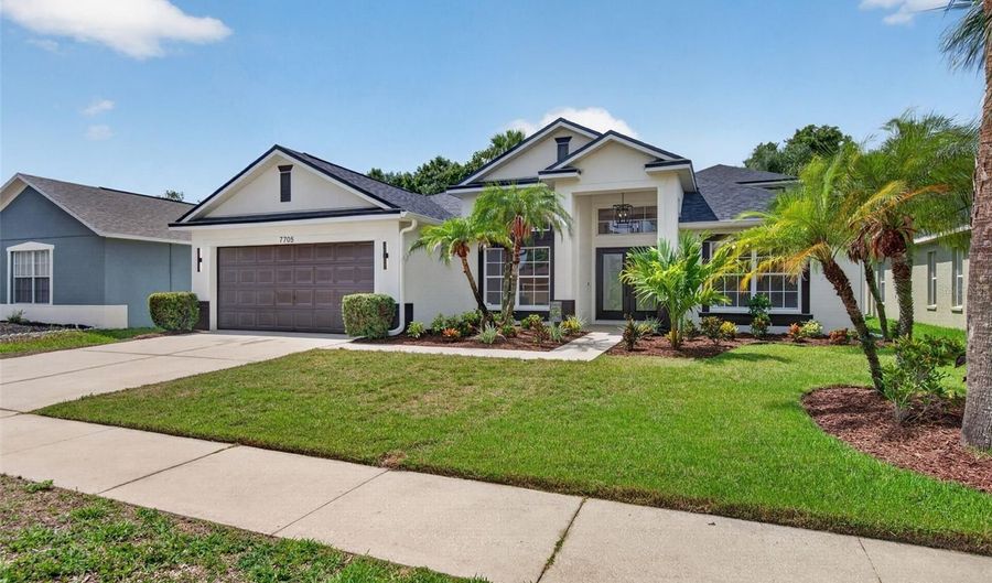 7705 NOTTINGHILL SKY Dr, Apollo Beach, FL 33572 - 4 Beds, 3 Bath