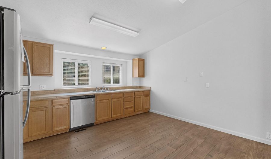 7201 Canary Ln NE, Albuquerque, NM 87109 - 3 Beds, 2 Bath