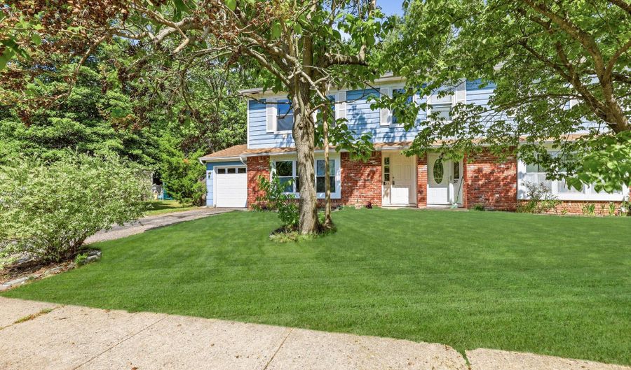 35 Mizzen Dr, Barnegat, NJ 08005 - 3 Beds, 3 Bath