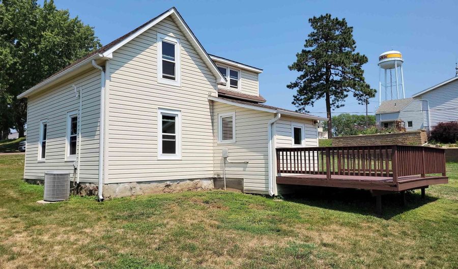 241 Nidaros Ave, Baltic, SD 57003 - 3 Beds, 1 Bath