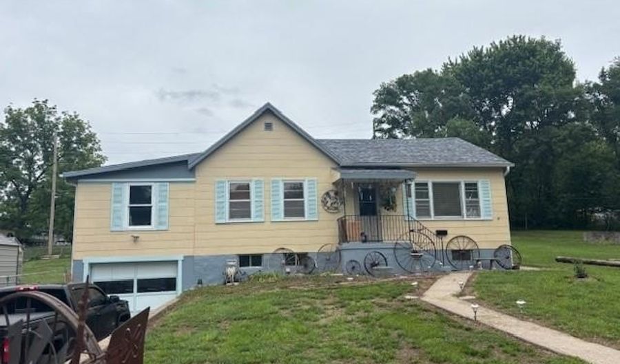 1119 Mound St, Atchison, KS 66002 - 3 Beds, 1 Bath